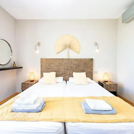 Calma Ii By Tenproperties Villa